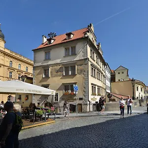 U 3 Pstrosu Prag